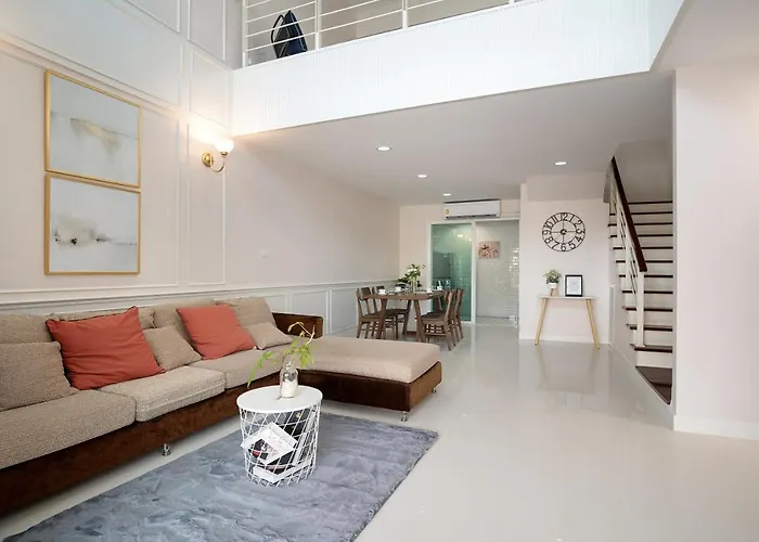 ลาดกระบังบิซโฮม Latkrabangbishome Villa Bangkok